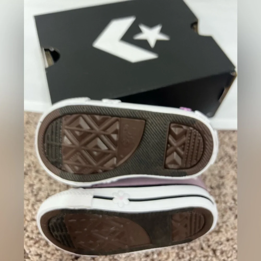NEW CONVERSE Chuck Taylor Flower High-Top Sneaker Toddler Orchid